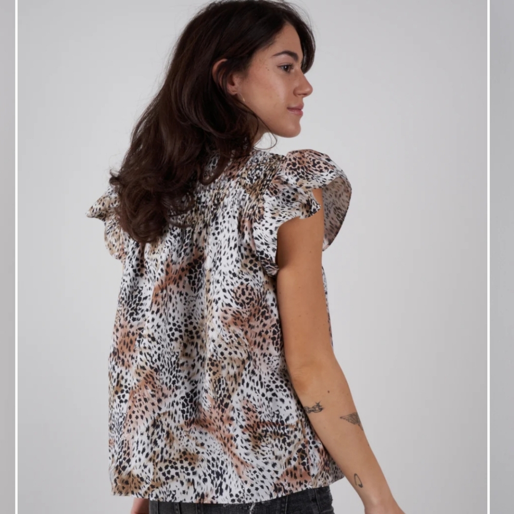 SEA NEW YORK Lana Animal Print Flutter Sleeve Top XS - Picture 2 of 7